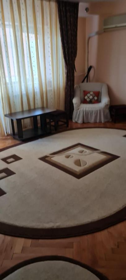 Apartament Cu 2 Camere Spatioase In Centrul Orasului - Andrei เบรยลา ภายนอก รูปภาพ